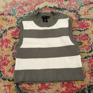 Sincerely Jules Gray and White Ribbed Top